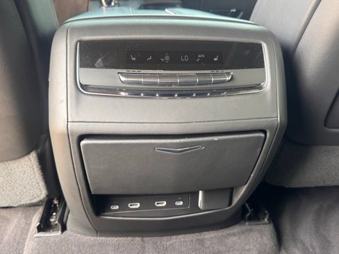Used 2023 Cadillac Escalade ESV V AWD/4WD image 22
