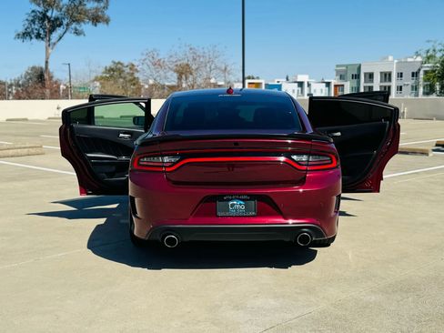 Used 2017 Dodge Charger R/T image 25