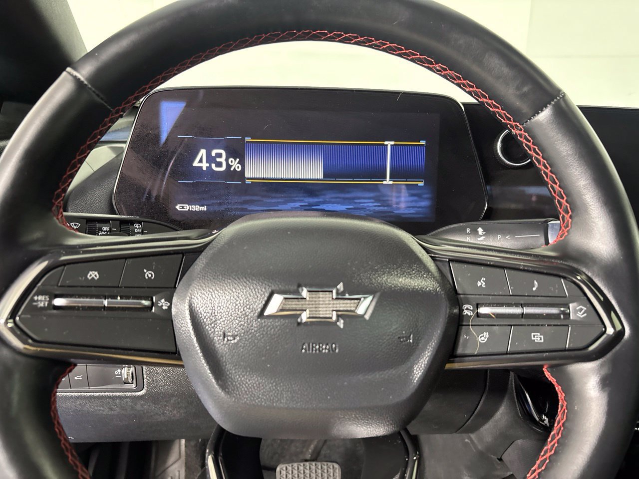 Used 2025 Chevrolet Equinox EV RS FWD image 12