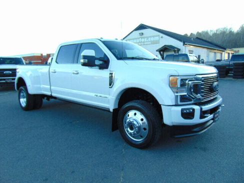 Used 2022 Ford F450 Limited w/ FX4 Off-Road Package image 39