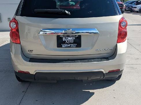 Used 2011 Chevrolet Equinox LT w/ Driver Convenience Package image 2