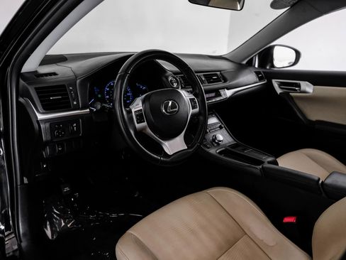 Used 2013 Lexus CT 200h image 2