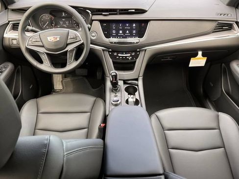 New 2026 Cadillac XT5 Luxury image 9