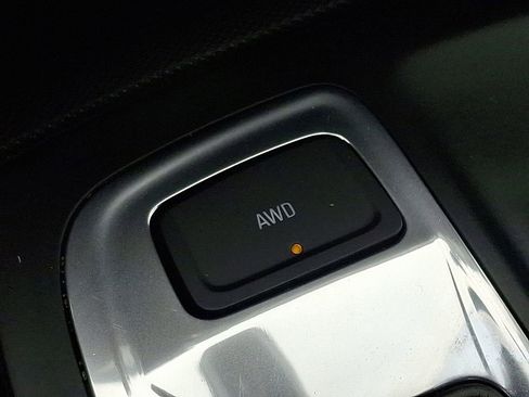 Used 2019 Chevrolet Equinox LT image 25