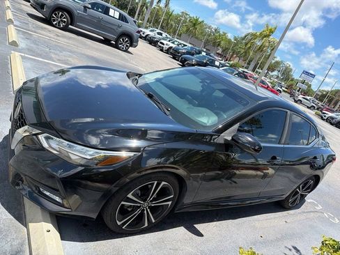Used 2021 Nissan Sentra SR FWD image 2