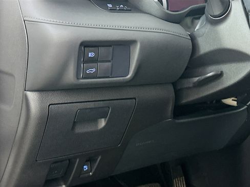 Used 2021 Toyota Highlander XSE FWD image 17