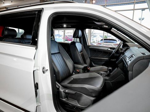 Used 2024 Volkswagen Tiguan SE R-Line image 25