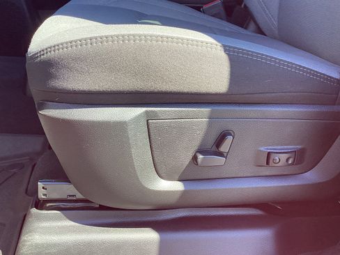 Used 2024 RAM 2500 Big Horn w/ Safety Group image 26