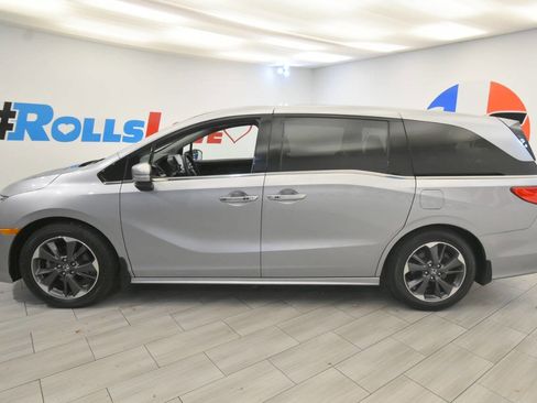Used 2022 Honda Odyssey Elite image 2