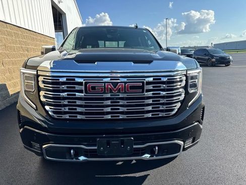 Used 2023 GMC Sierra 1500 Denali w/ Denali Reserve Package AWD/4WD image 3