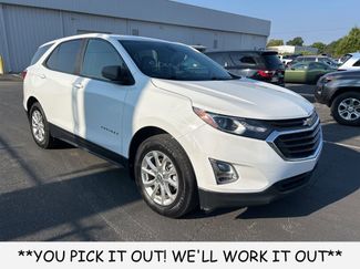 Used 2021 Chevrolet Equinox LS w/ LS Convenience Package image 1
