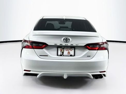 Used 2021 Toyota Camry SE FWD image 8