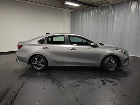 Used 2023 Kia Forte LXS image 9