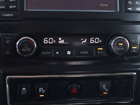Used 2018 Nissan Titan PRO-4X AWD/4WD image 34