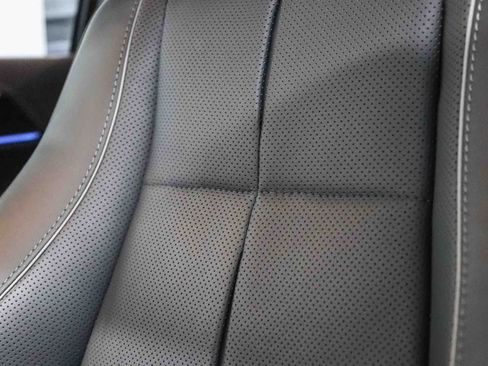 Used 2024 Mercedes-Benz GLS 580 4MATIC image 27