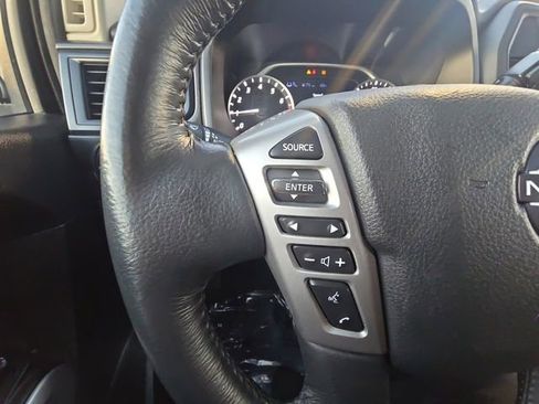 Used 2024 Nissan Titan SV w/ SV Convenience Package image 11