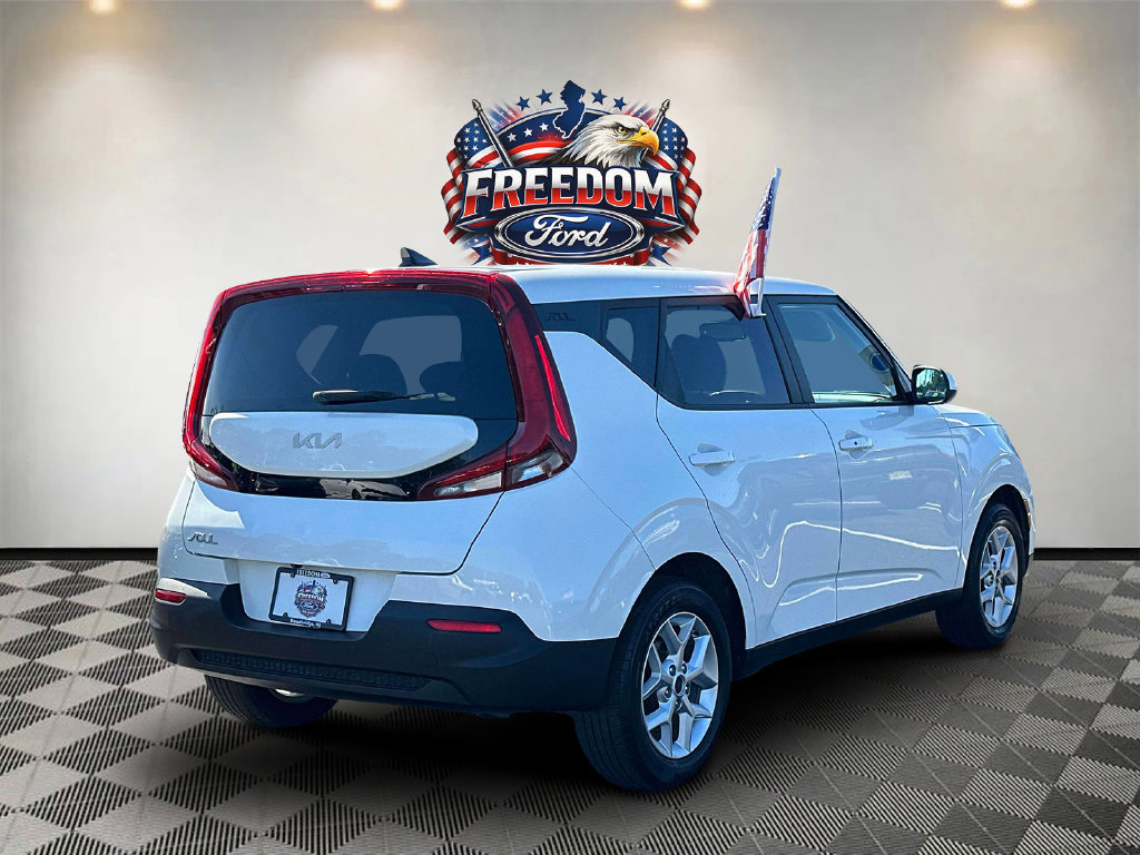 Used 2022 Kia Soul S FWD image 5