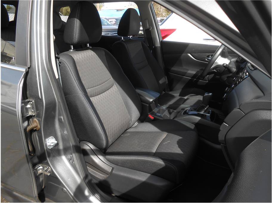 Used 2017 Nissan Rogue SV AWD/4WD image 11