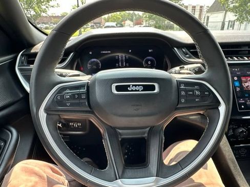Used 2023 Jeep Grand Cherokee Altitude AWD/4WD image 37
