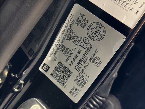 Used 2023 GMC Canyon Elevation w/ Elevation Premium Package image 37