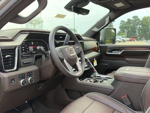 Used 2025 GMC Sierra 2500 Denali w/ Denali Reserve Package AWD/4WD image 5