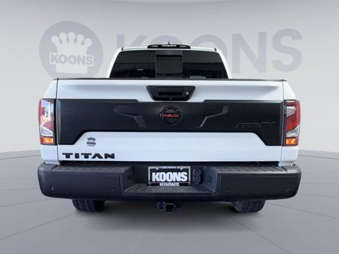 Used 2022 Nissan Titan PRO-4X w/ Off Road Protection Package AWD/4WD image 5