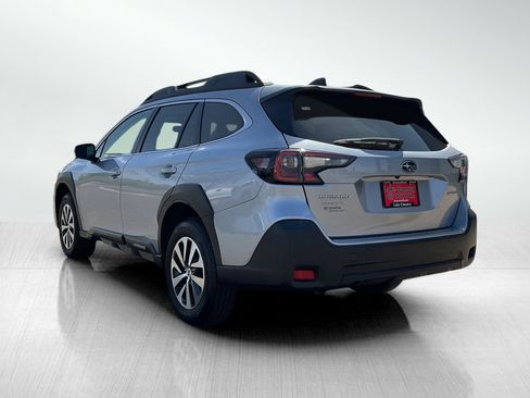 Used 2024 Subaru Outback Premium AWD/4WD image 3