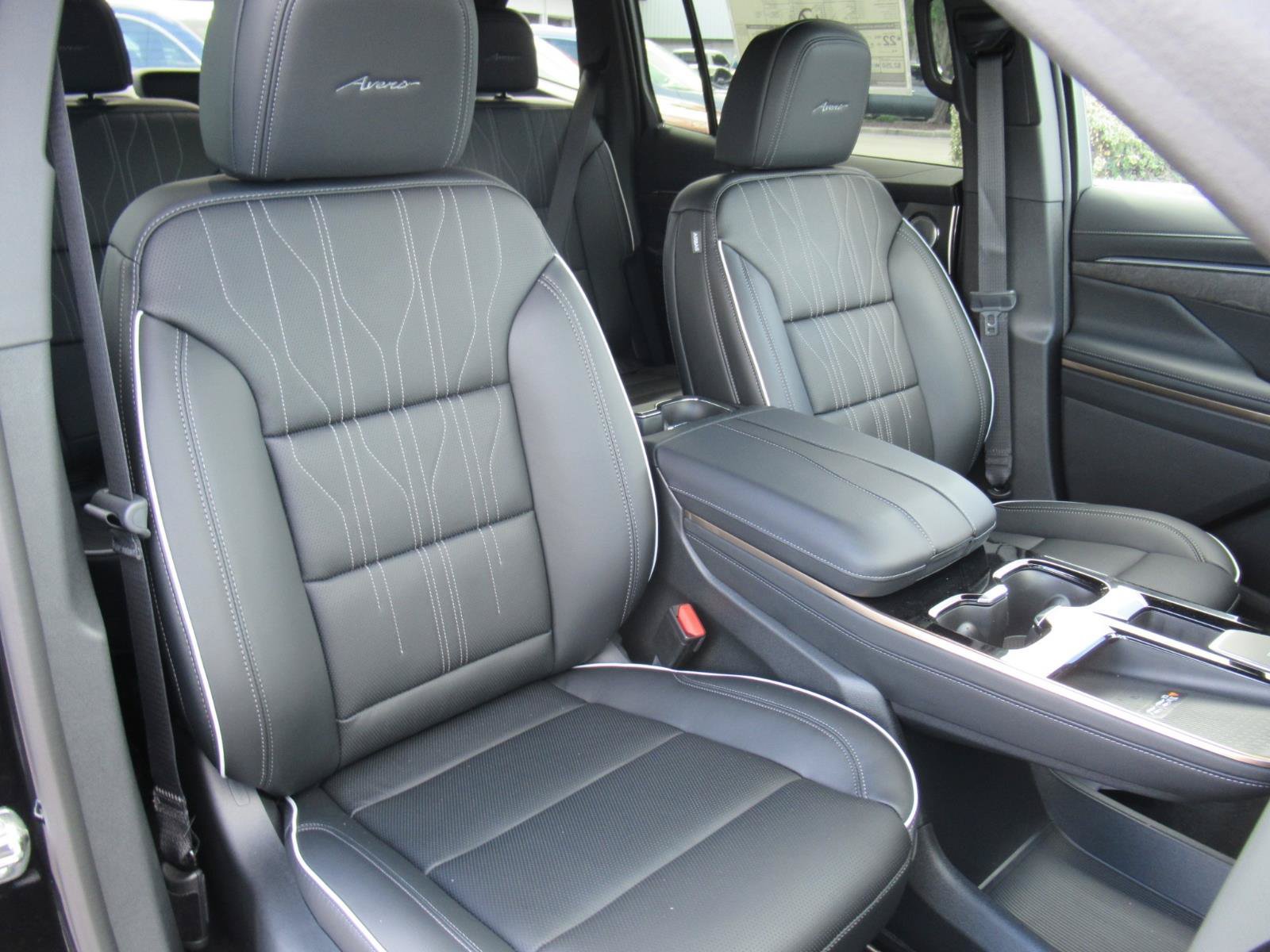 New 2026 Buick Enclave Avenir w/ Super Cruise Package FWD image 9