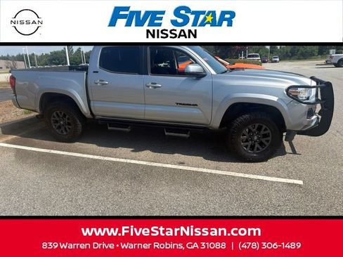 Used 2023 Toyota Tacoma SR5 w/ Technology Package AWD/4WD image 4