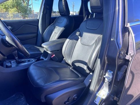 Used 2021 Jeep Cherokee Latitude Lux w/ Sun & Sound Group image 28