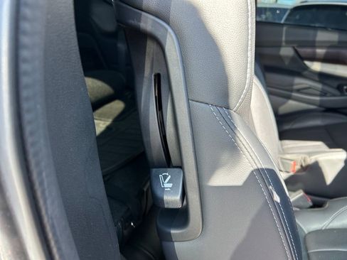 Used 2022 Subaru Ascent Touring image 31