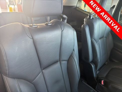 Used 2021 Subaru Ascent Limited w/ Technology Package image 16