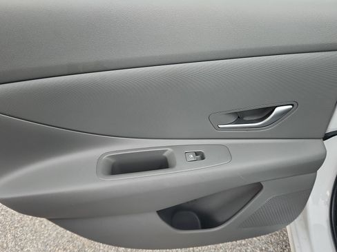 Certified 2024 Hyundai Elantra SEL FWD image 27