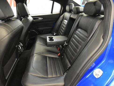 Used 2023 Alfa Romeo Giulia Veloce image 13