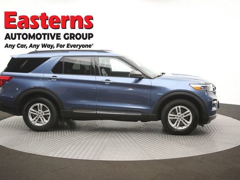 Used 2020 Ford Explorer XLT w/ Equipment Group 202A AWD/4WD image 46
