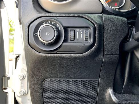 Used 2022 Jeep Wrangler Unlimited Sport AWD/4WD image 33