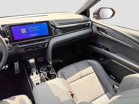 Used 2025 Toyota Camry XSE FWD image 23