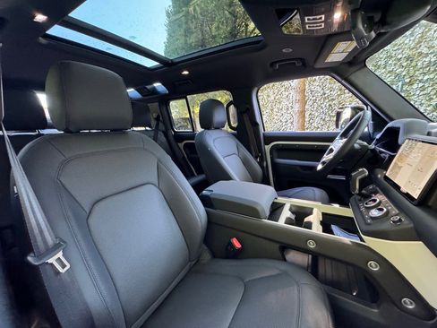 New 2025 Land Rover Defender 110 S image 22