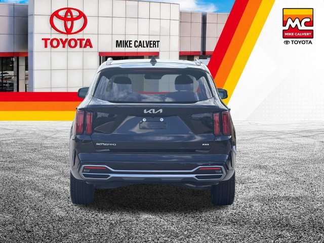Used 2023 Kia Sorento SX AWD/4WD image 7