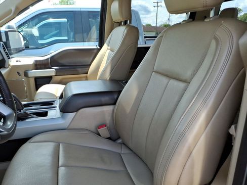 Used 2018 Ford F150 Lariat w/ Equipment Group 502A Luxury AWD/4WD image 4