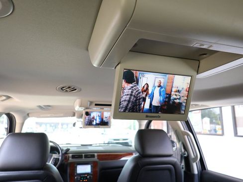 Used 2012 Chevrolet Suburban LTZ RWD image 48