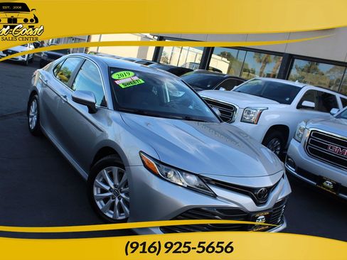 Used 2019 Toyota Camry LE w/ Carpet Mat Package FWD image 1
