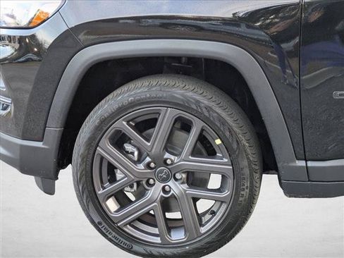 New 2026 Jeep Compass Latitude AWD/4WD image 10