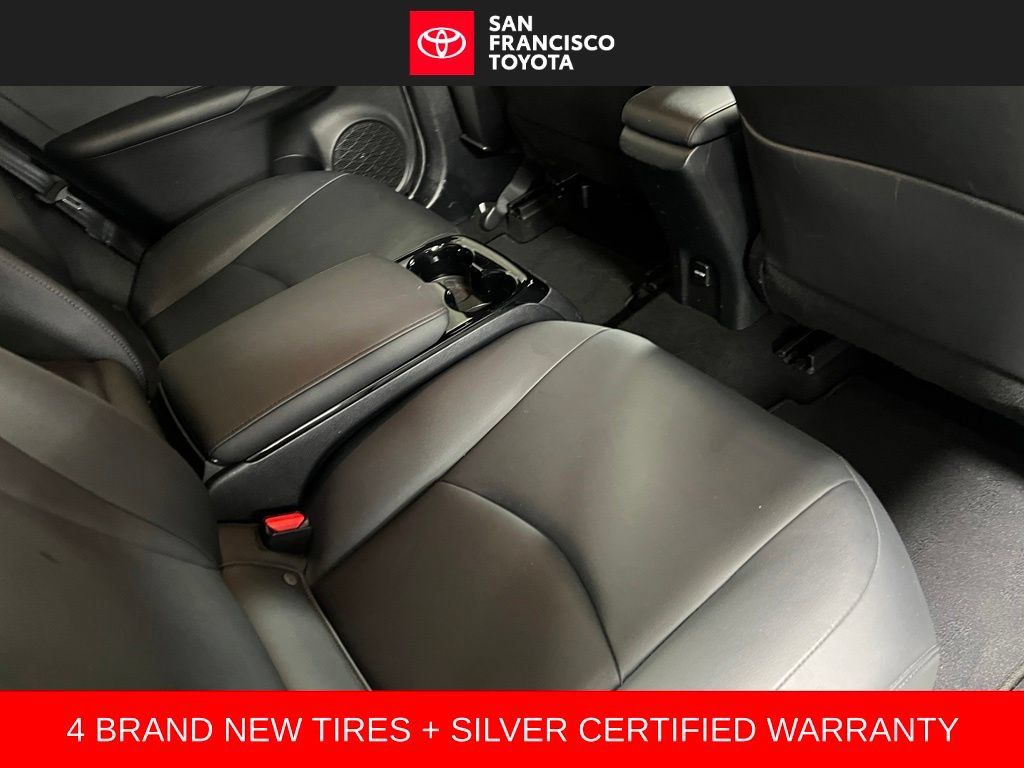 Certified 2017 Toyota Prius Prime Advanced FWD image 19