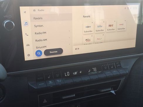 Used 2025 Toyota Camry XLE w/ Premium Plus Package image 16