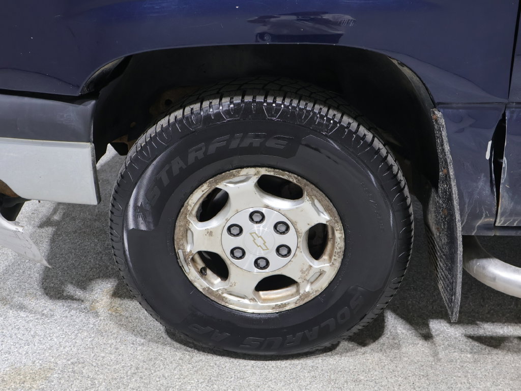 Used 2004 Chevrolet Avalanche 4x4 w/ Preferred Equipment Group image 21