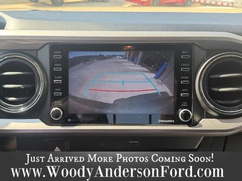 Used 2020 Toyota Tacoma SR5 RWD image 13