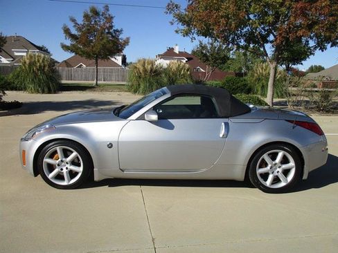 Used 2005 Nissan 350Z Grand Touring RWD image 5