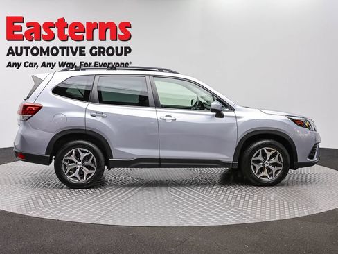 Used 2022 Subaru Forester Premium AWD/4WD image 4