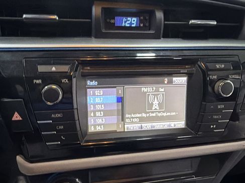 Used 2014 Toyota Corolla LE FWD image 19